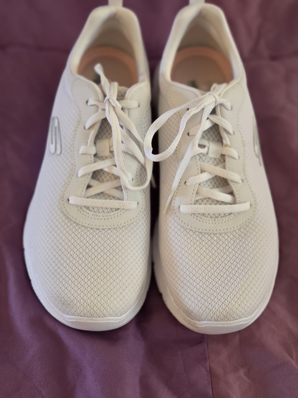 Skechers Women’s White Lace-Up sneakers/Walking Shoes